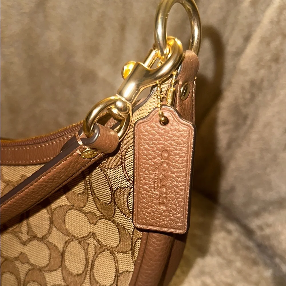 Coach Aria Shoulder Bag - Picture 2 of 6